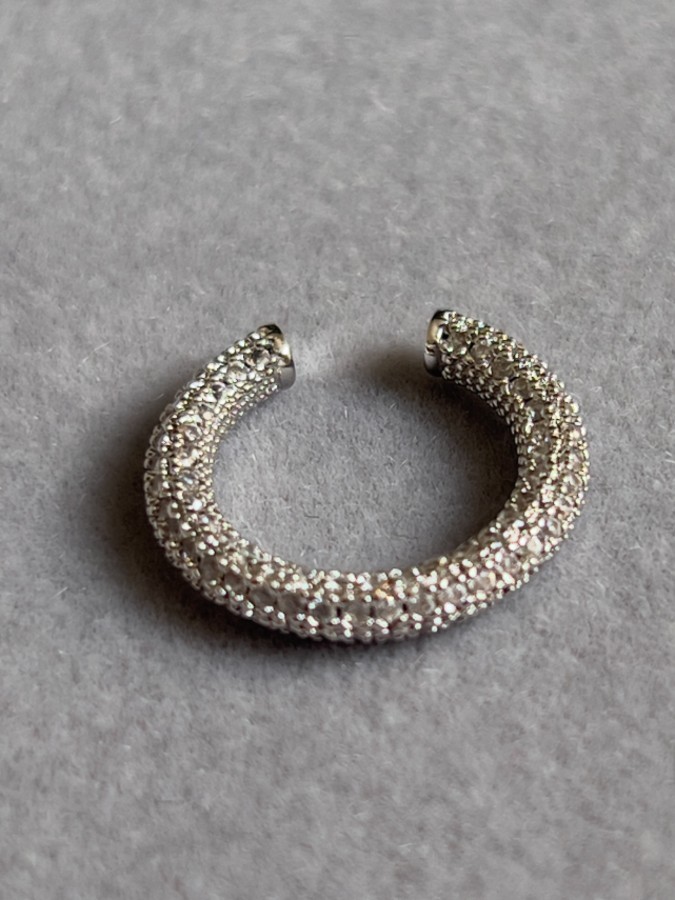 Piercing Fake Cravejado com Zircônias Branco