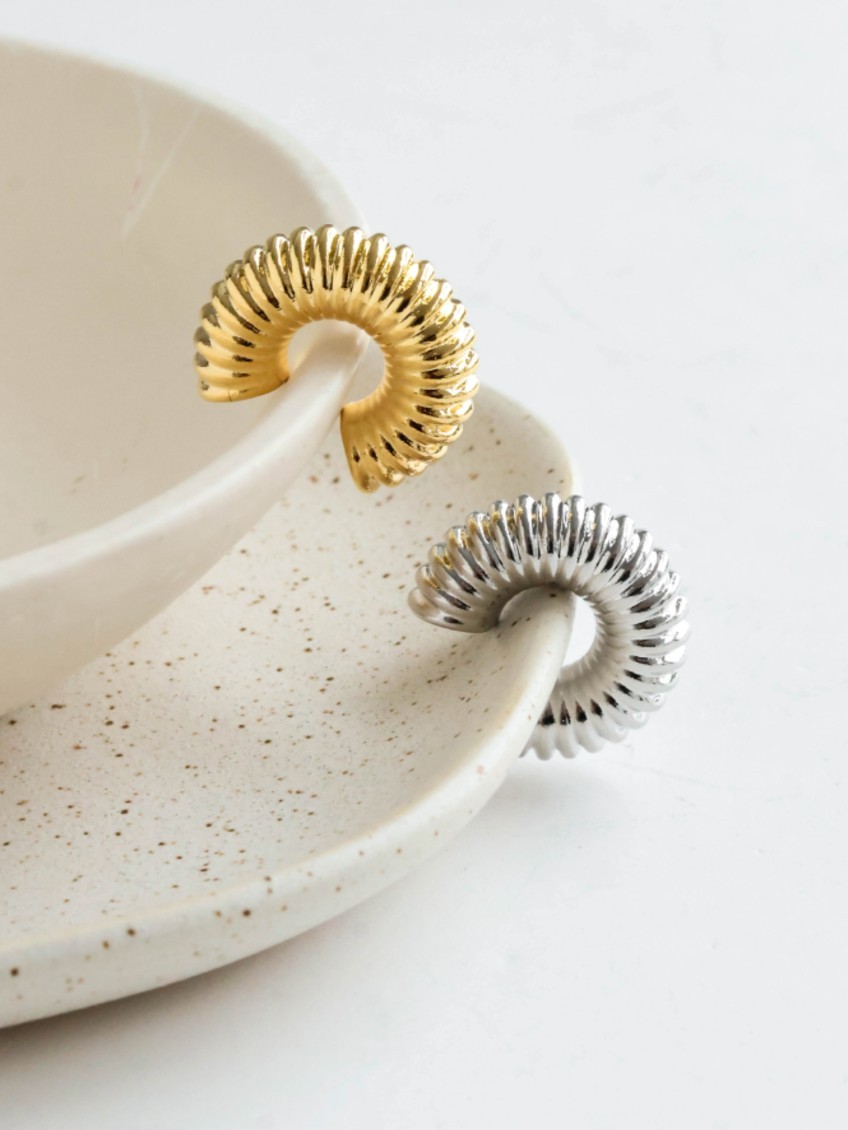 Piercing Fake Tubo Prata Detalhado